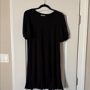 CeCe Elegant Black Mini Dress with Textured Sleeves